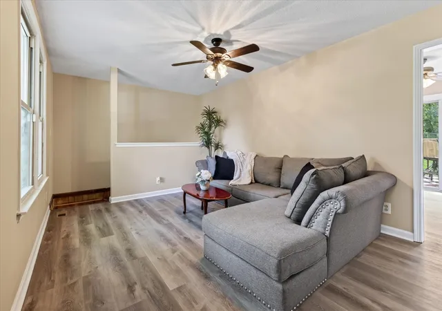 Photo 4 of Single family home for sale at 1832 Palamino Dr, Clarksville, TN 37042 | MLS# 3305295 | Listing updated on 2026-09-29