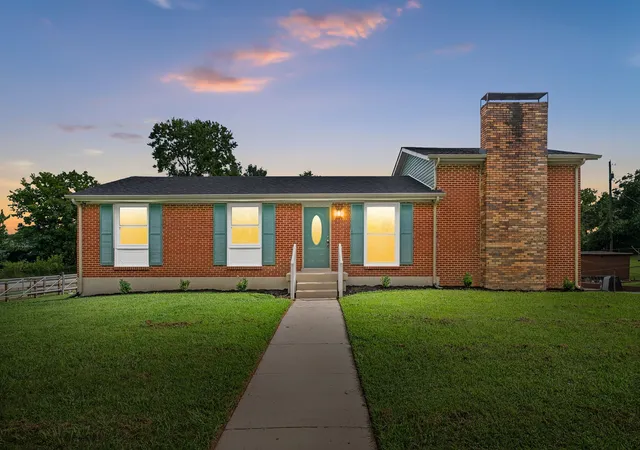 Photo 2 of Single family home for sale at 500 Britton Springs Rd, Clarksville, TN 37042 | MLS# 3304718 | Listing updated on 2026-09-03