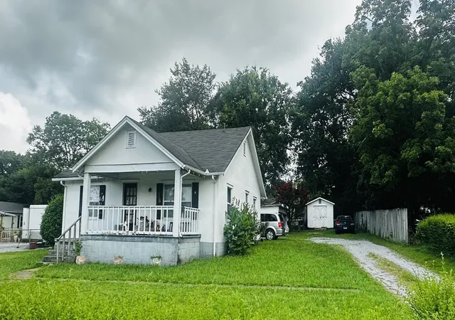 Photo 3 of Single family home for sale at 141 Butler St, Shelbyville, TN 37160 | MLS# 3302553 | Listing updated on 2026-07-22