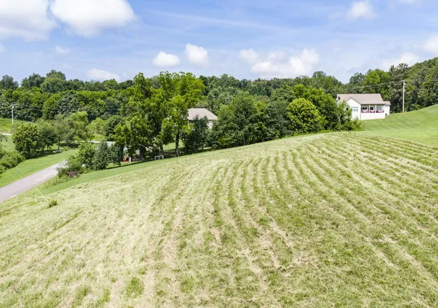 2nd image of 612 Thompson Creek Ln, Cookeville, TN 38506 | MLS# 3301745