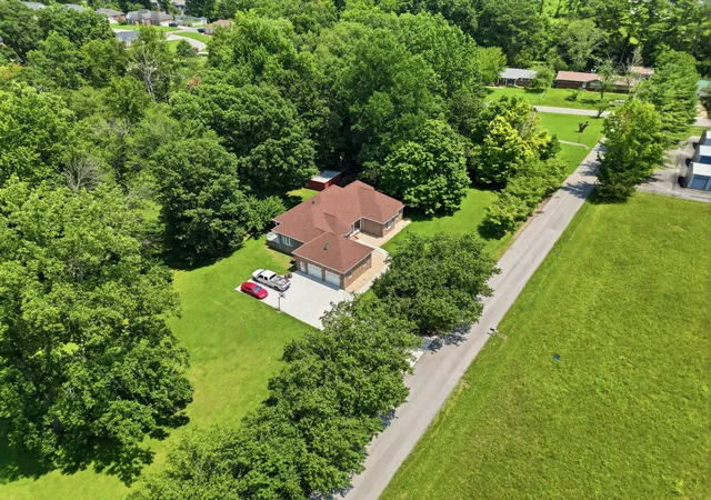 2nd image of 129 Burger St, Manchester, TN 37355 | MLS# 3304173