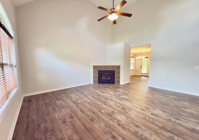 Photo 3 of Single family home for sale at 638 Hidden Valley Dr, Clarksville, TN 37040 | MLS# 3305205 | Listing updated on 2026-07-27