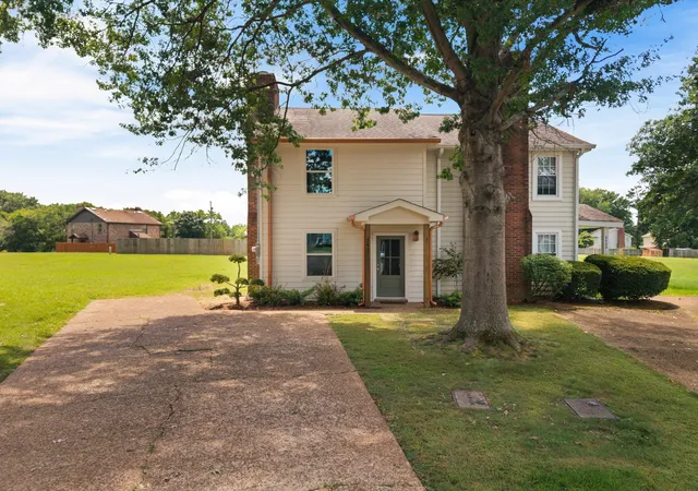 Photo 3 of Sale Pending at 2437 Robbie Ct, Nashville, TN 37214 | MLS# 3301904 | Listing updated on 2026-09-07