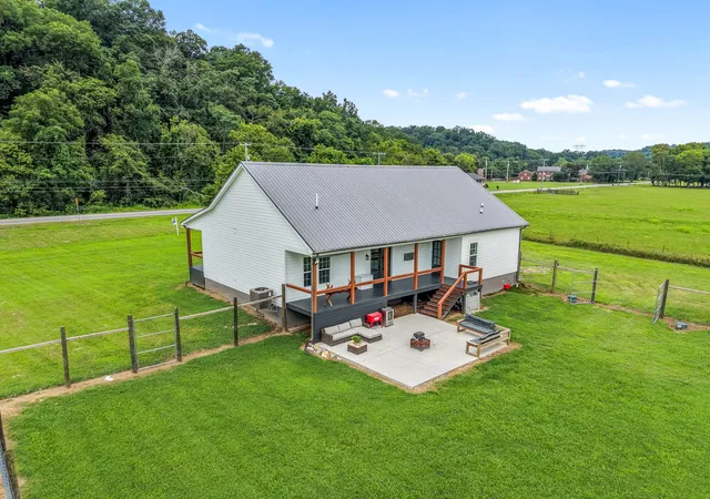 Photo 3 of Single family home for sale at 2646 New Hope Rd, Hendersonville, TN 37075 | MLS# 3302341 | Listing updated on 2026-09-04