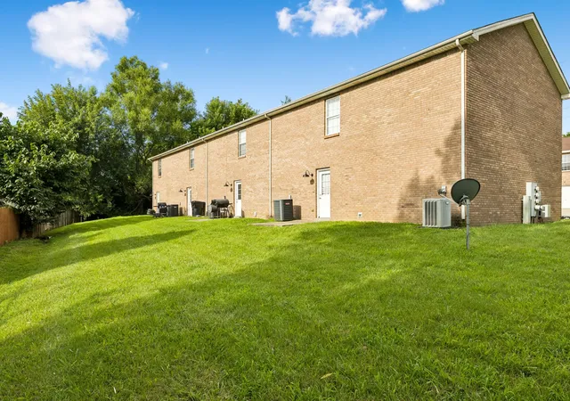 Photo 3 of Multi family home for sale at 604 Cory Dr, Clarksville, TN 37040 | MLS# 3304120 | Listing updated on 2026-08-24