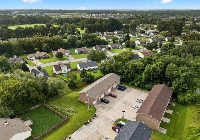 Photo 3 of Multi family home for sale at 604 Cory Dr, Clarksville, TN 37040 | MLS# 3304120 | Listing updated on 2026-08-24