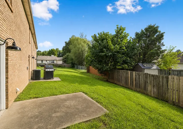 Photo 4 of Multi family home for sale at 604 Cory Dr, Clarksville, TN 37040 | MLS# 3304120 | Listing updated on 2026-08-24