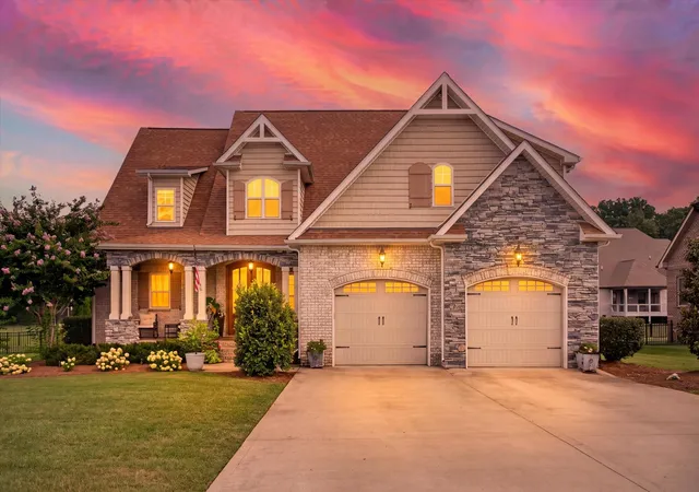 Photo 1 of Single family home for sale at 1521 Amblewood Way, Clarksville, TN 37043 | MLS# 3512564 | Listing updated on 2026-08-27