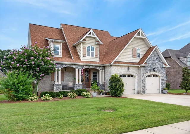 Photo 2 of Single family home for sale at 1521 Amblewood Way, Clarksville, TN 37043 | MLS# 3512564 | Listing updated on 2026-08-27