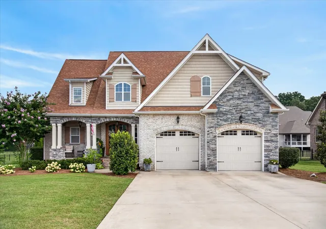 Photo 3 of Single family home for sale at 1521 Amblewood Way, Clarksville, TN 37043 | MLS# 3512564 | Listing updated on 2026-08-27