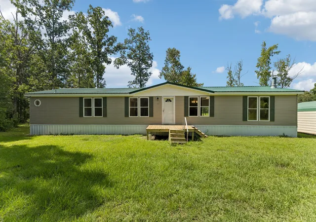 1st image of 286 Henderson Rd, Hohenwald, TN 38462 | MLS# 3302275