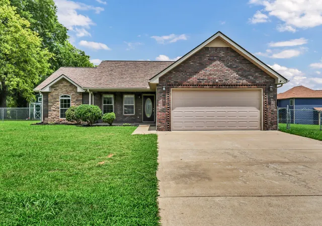 Photo 1 of Sale Pending at 1453 Rustys Ln, Clarksville, TN 37042 | MLS# 3302007 | Listing updated on 2026-10-15