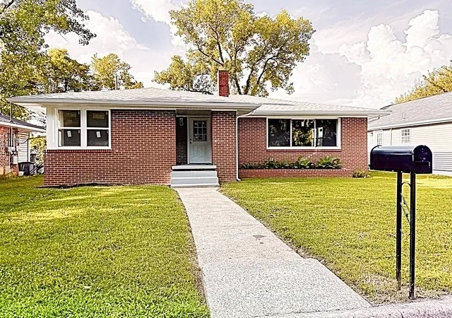 Photo 2 of Single family home for sale at 119 Stacker Dr, Clarksville, TN 37040 | MLS# 3305497 | Listing updated on 2026-08-20