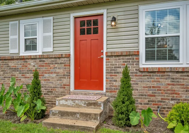Photo 3 of Single family home for sale at 206 Murphree Ave, Waverly, TN 37185 | MLS# 3336005 | Listing updated on 2026-09-18