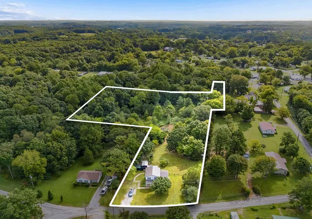 Photo 3 of Single family home for sale at 9900 Ed Lyell Rd, Lyles, TN 37098 | MLS# 3516471 | Listing updated on 2026-10-09