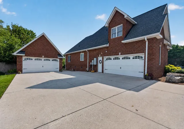 Photo 3 of Single family home for sale at 413 Settlers Trce, Tullahoma, TN 37388 | MLS# 3529156 | Listing updated on 2026-09-04
