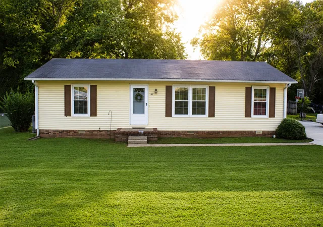 1st image of 701 Herb Dr, Lawrenceburg, TN 38464 | MLS# 3301996