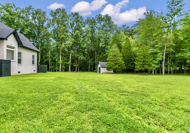 Photo 3 of Single family home for sale at 1381 Reda Dr, Clarksville, TN 37042 | MLS# 3306720 | Listing updated on 2026-09-26