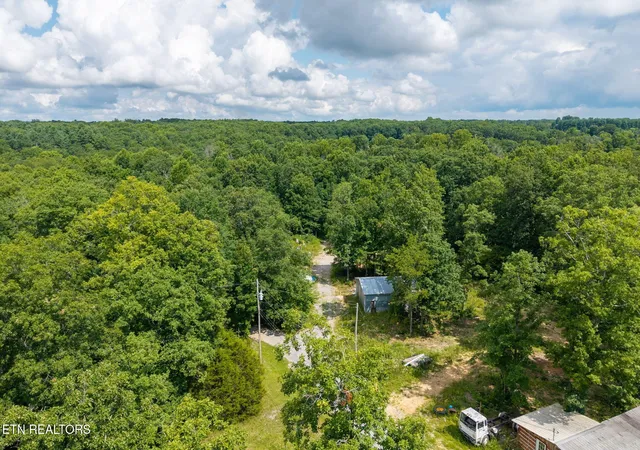 3rd image of 494 Sampson Rd, Crossville, TN 38572 | MLS# 3302009