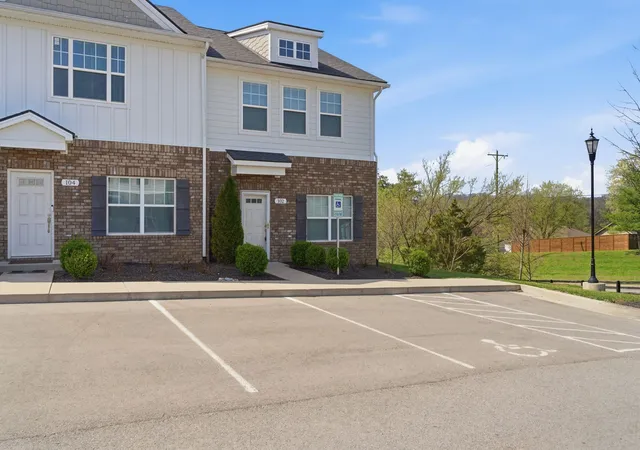 Photo 4 of Townhouse for sale at 102 Dry Crk Cmns Dr, Goodlettsville, TN 37072 | MLS# 3318520 | Listing updated on 2026-09-07
