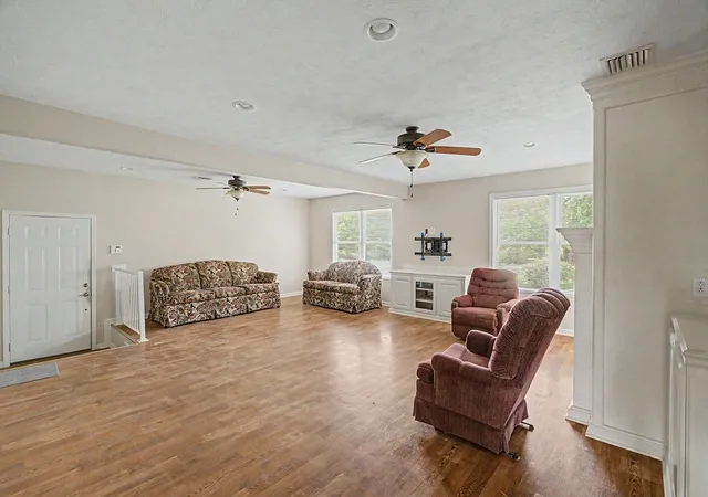 5th image of 4475 Butler Rd, Hopkinsville, KY 42240 | MLS# 3302257