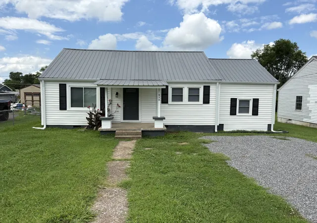 1st image of 620 Spencer Ave, Gallatin, TN 37066 | MLS# 3302261
