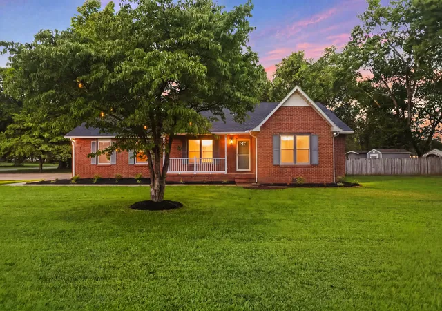 Photo 2 of Single family home for sale at 401 Ridgetop Dr, Smyrna, TN 37167 | MLS# 3305887 | Listing updated on 2026-09-17