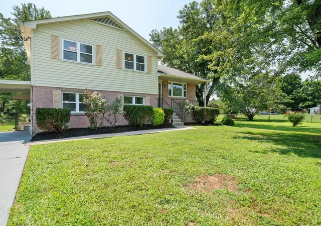 2nd image of 1938 Bradyville Pike, Murfreesboro, TN 37130 | MLS# 3304232