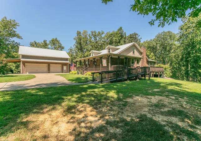 Photo 1 of Single family home for sale at 1981 Highway 100, Centerville, TN 37033 | MLS# 3545088 | Listing updated on 2026-09-29