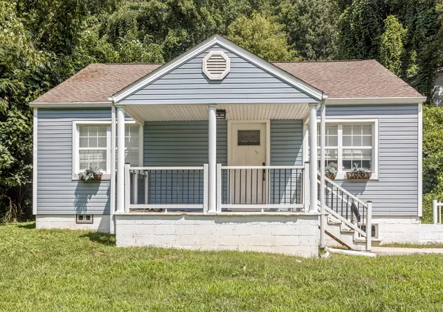 1st image of 632 W Tri County Boulevard, Oliver Springs, TN 37840 | MLS# 3302382