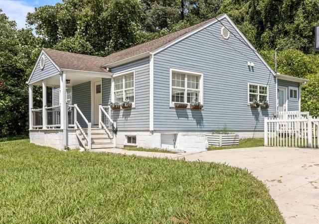 2nd image of 632 W Tri County Boulevard, Oliver Springs, TN 37840 | MLS# 3302382