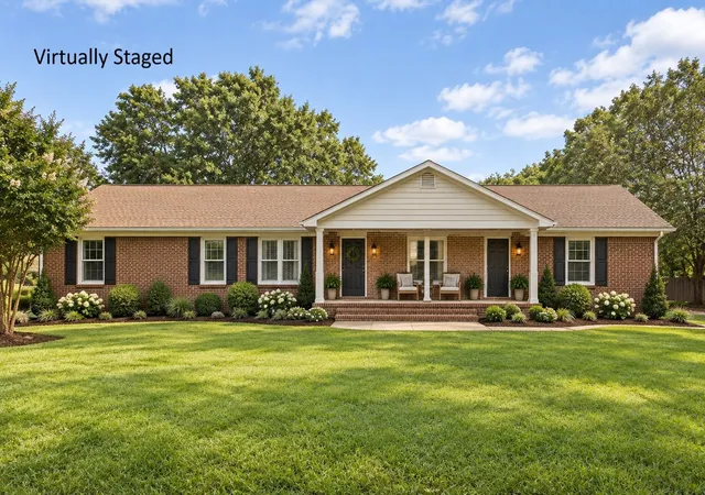 Single family home for sale at 704 Redwood Cir, Columbia, TN 38401 | MLS# 3304313