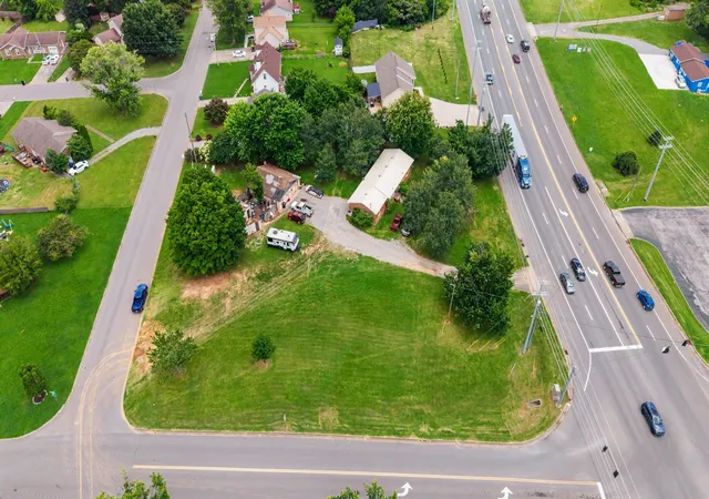 2nd image of 801 Tiny Town Rd, Clarksville, TN 37042 | MLS# 3302388