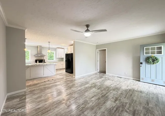 Photo 2 of Manufactured home for sale at 381 Dixon Rd, Crossville, TN 38571 | MLS# 3302387 | Listing updated on 2026-10-03