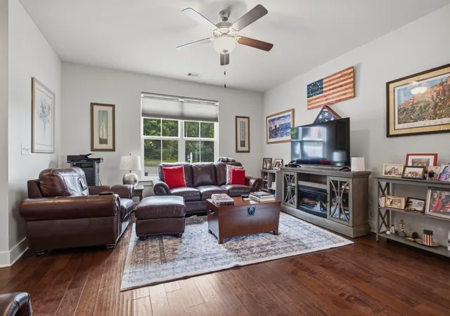Photo 2 of Single family home for sale at 1039 Saddlestone Dr, Hermitage, TN 37076 | MLS# 3309338 | Listing updated on 2026-09-24