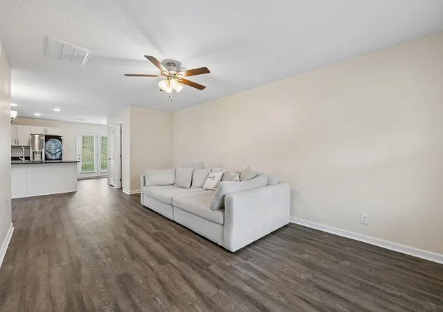 Photo 3 of Townhouse for sale at 204 Woodland Valley Ln, Clarksville, TN 37040 | MLS# 3309244 | Listing updated on 2026-08-30