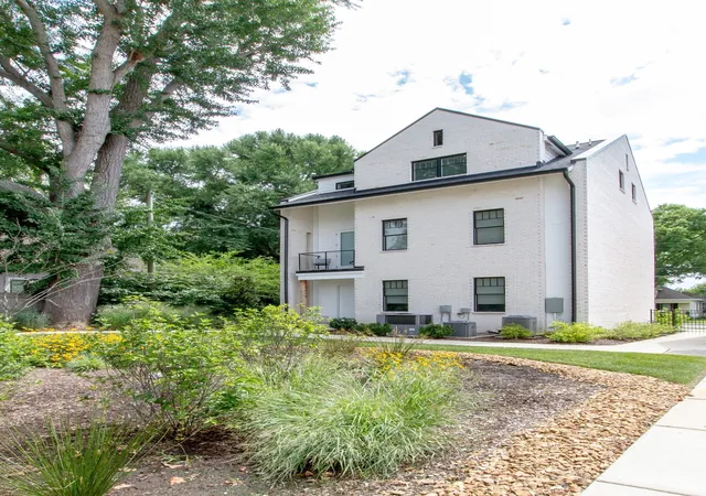 Photo 4 of Single family home for sale at 1813 Beech Ave #1, Nashville, TN 37203 | MLS# 3305193 | Listing updated on 2026-07-24