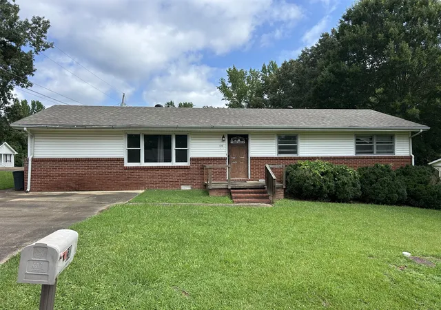 2nd image of 130 Mimosa St, Camden, TN 38320 | MLS# 3302457