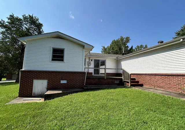 4th image of 130 Mimosa St, Camden, TN 38320 | MLS# 3302457