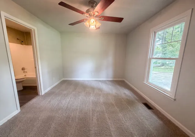 Photo 3 of Single family home for sale at 225 Tobacco Rd, Clarksville, TN 37042 | MLS# 3302435 | Listing updated on 2026-09-17
