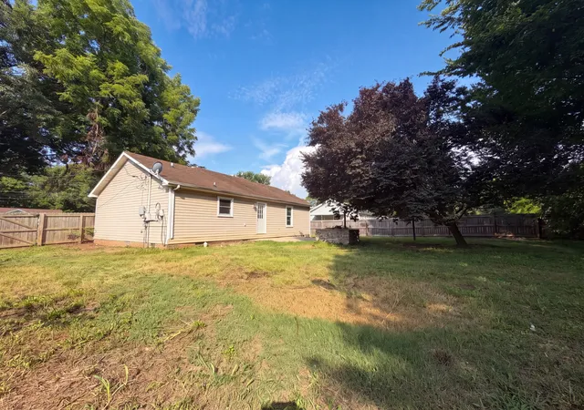 Photo 4 of Single family home for sale at 225 Tobacco Rd, Clarksville, TN 37042 | MLS# 3302435 | Listing updated on 2026-09-17