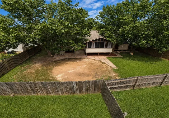Photo 2 of Sale Pending at 1952 Waterford Dr, Old Hickory, TN 37138 | MLS# 3302513 | Listing updated on 2026-08-01