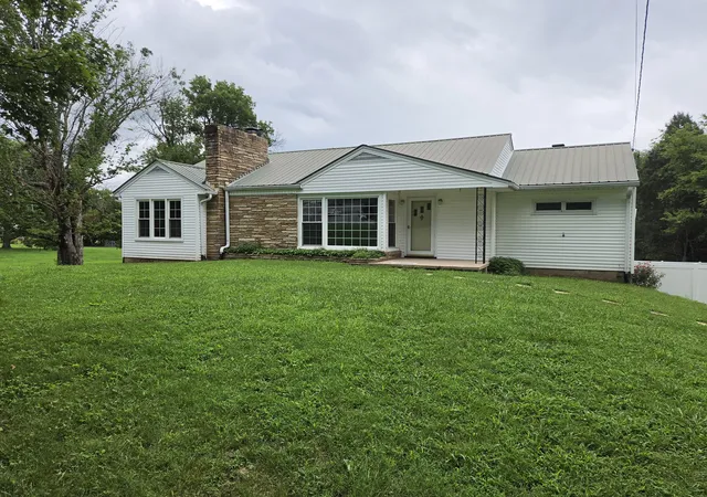 3rd image of 325 Murfreesboro Rd, Woodbury, TN 37190 | MLS# 3302465