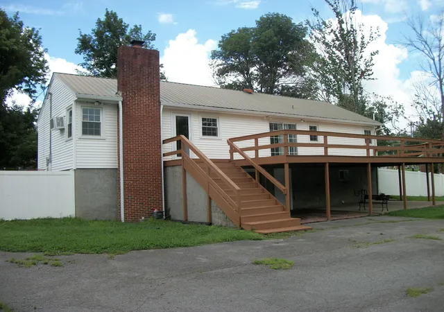 5th image of 325 Murfreesboro Rd, Woodbury, TN 37190 | MLS# 3302465