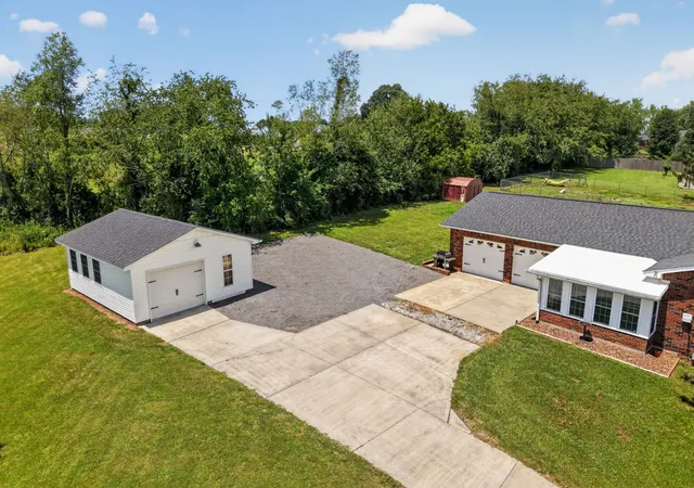 3rd image of 225 Westgate Dr, Baxter, TN 38544 | MLS# 3302509