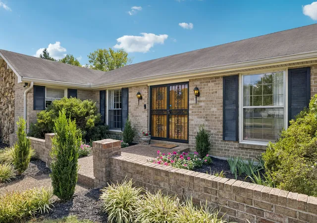 Photo 1 of Single family home for sale at 6011 Johnson Chapel Rd, Brentwood, TN 37027 | MLS# 3591997 | Listing updated on 2026-10-12