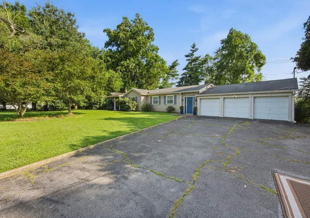 Photo 4 of Single family home for sale at 2520 Pennington Bnd Rd, Nashville, TN 37214 | MLS# 3333609 | Listing updated on 2026-08-05
