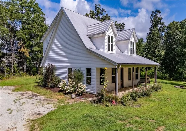 2nd image of 77 Oakwood Ave, Summertown, TN 38483 | MLS# 3302578
