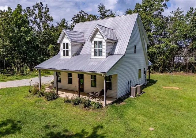 3rd image of 77 Oakwood Ave, Summertown, TN 38483 | MLS# 3302578