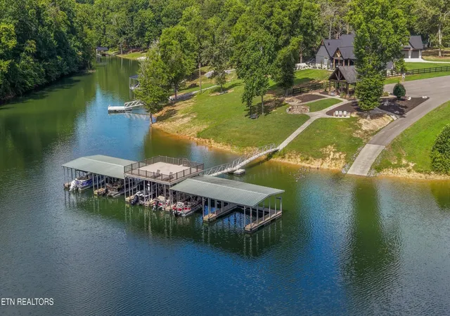 Photo 2 of Single family home for sale at 964 Deerwood Dr, Dandridge, TN 37725 | MLS# 3304469 | Listing updated on 2026-08-23